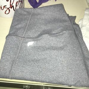 BRAND NEW gray leggings
